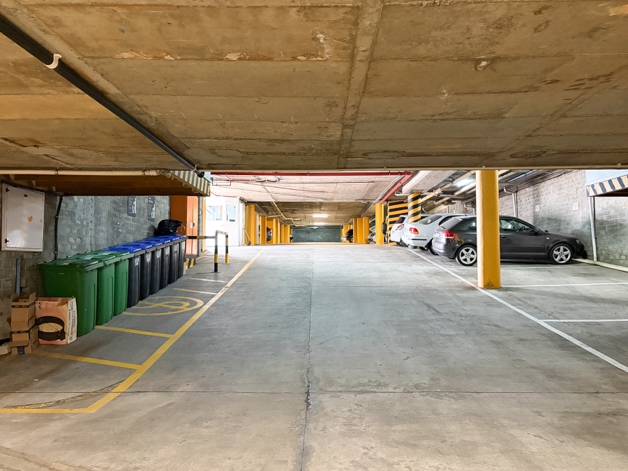 1 Bedroom Property for Sale in Oranjezicht Western Cape
